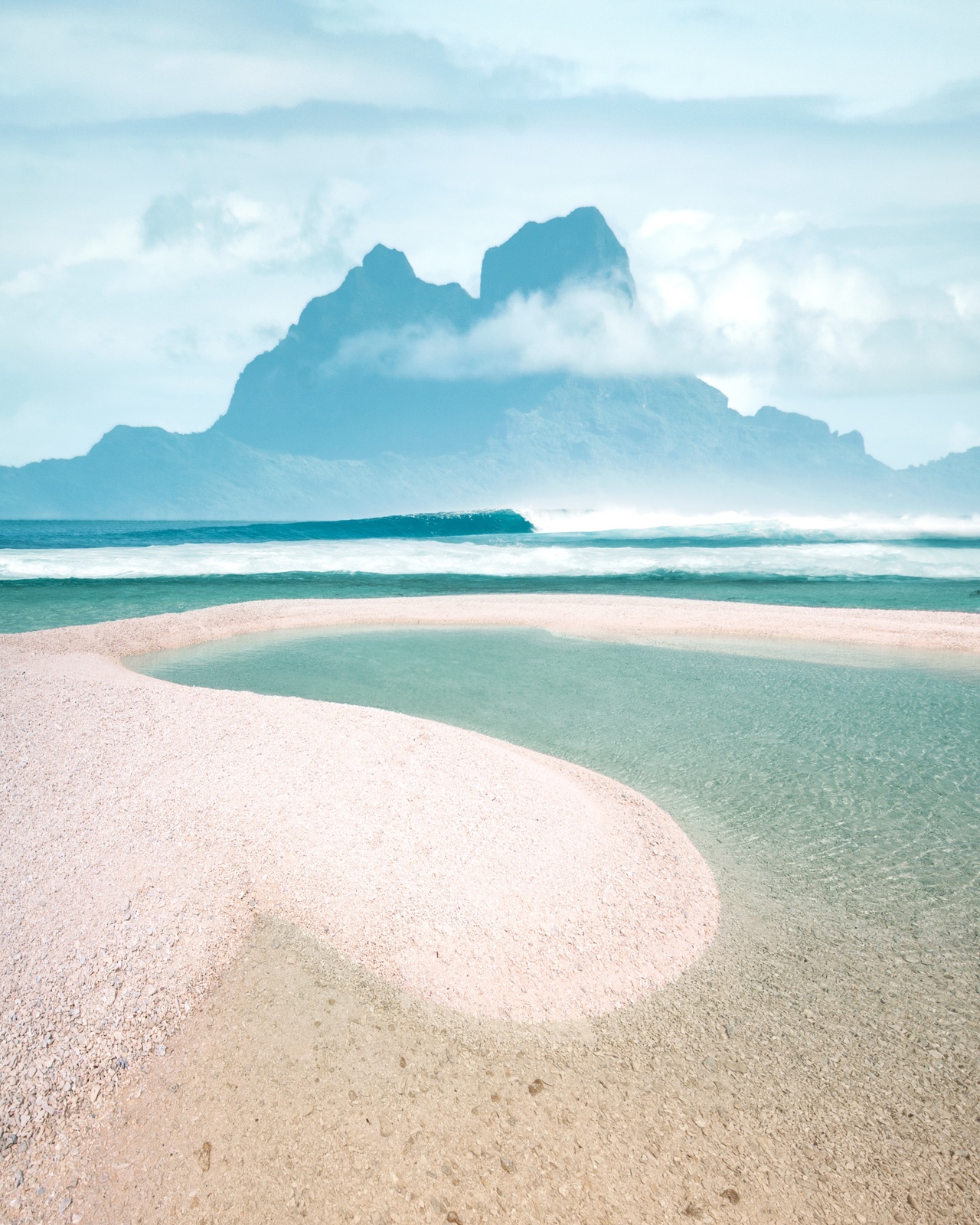 Benjamin Everett, Tahitian Blue, Bora Bora, 2016