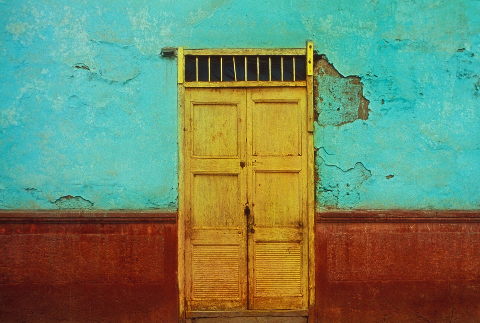 Jeffrey Becom, Fachada Turquesa, Juaja, Huancayo, Peru, 2004