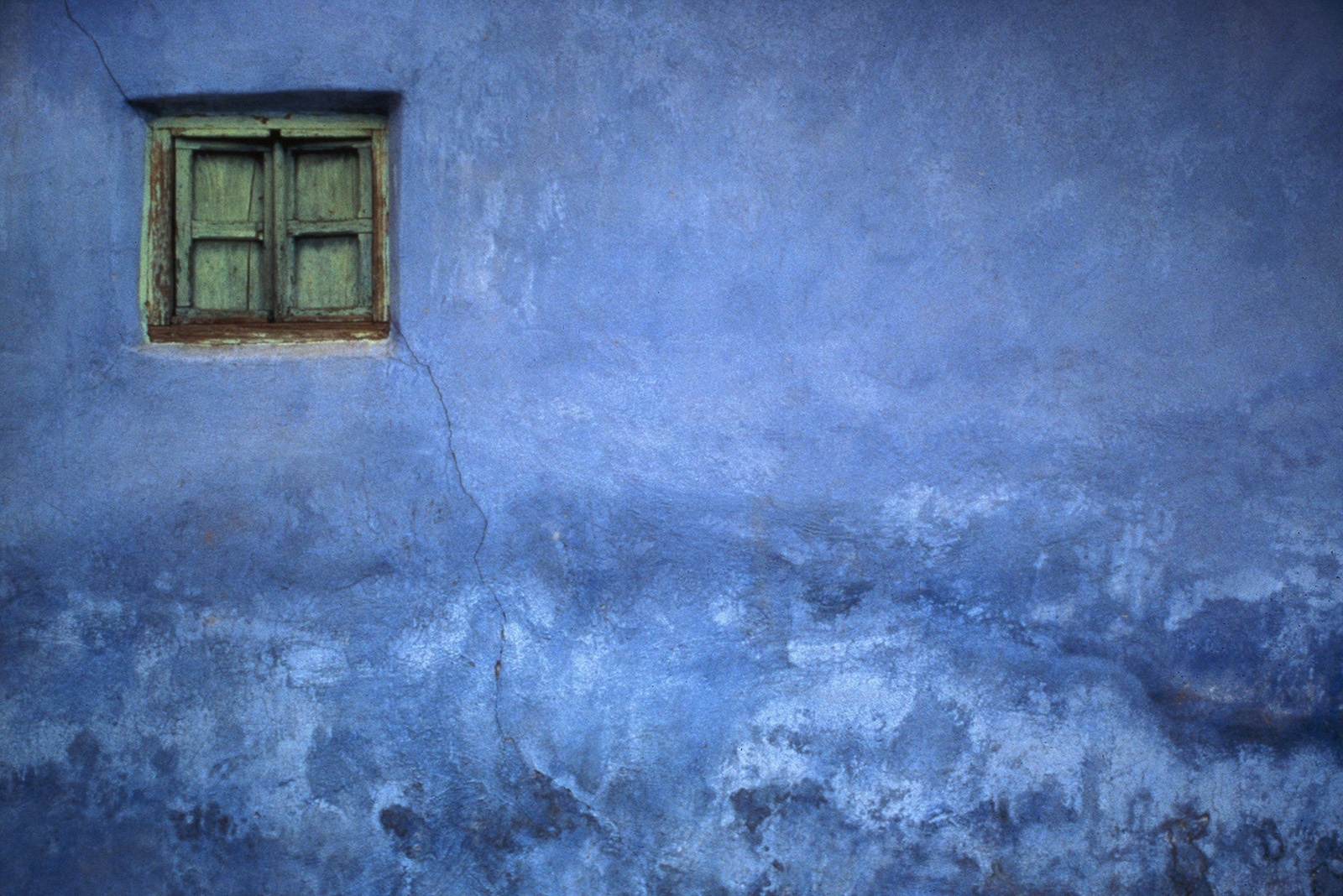 Jeffrey Becom, Los Pinos Adobe, San Cristóbal de las Casas, Chiapas, Mexico, 1991
