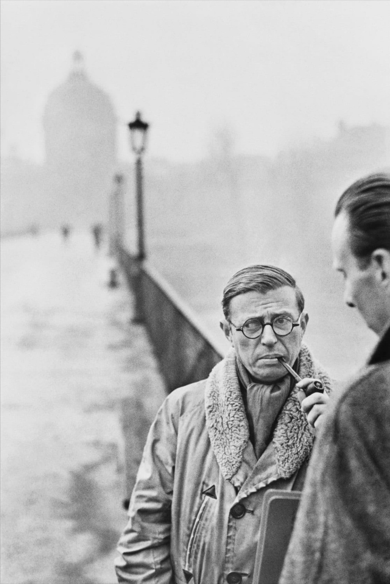Henri Cartier-Bresson, Jean-Paul Sartre, Le Pont des Arts, Paris , 1946