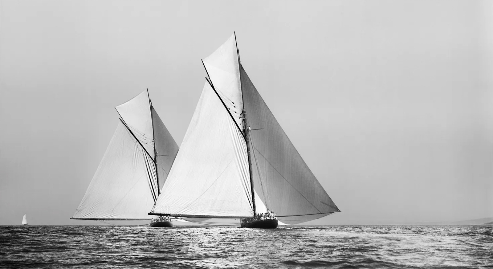 Beken Of Cowes Archive, Sailing Yacht Shamrock I Chasing Britannia, 1899