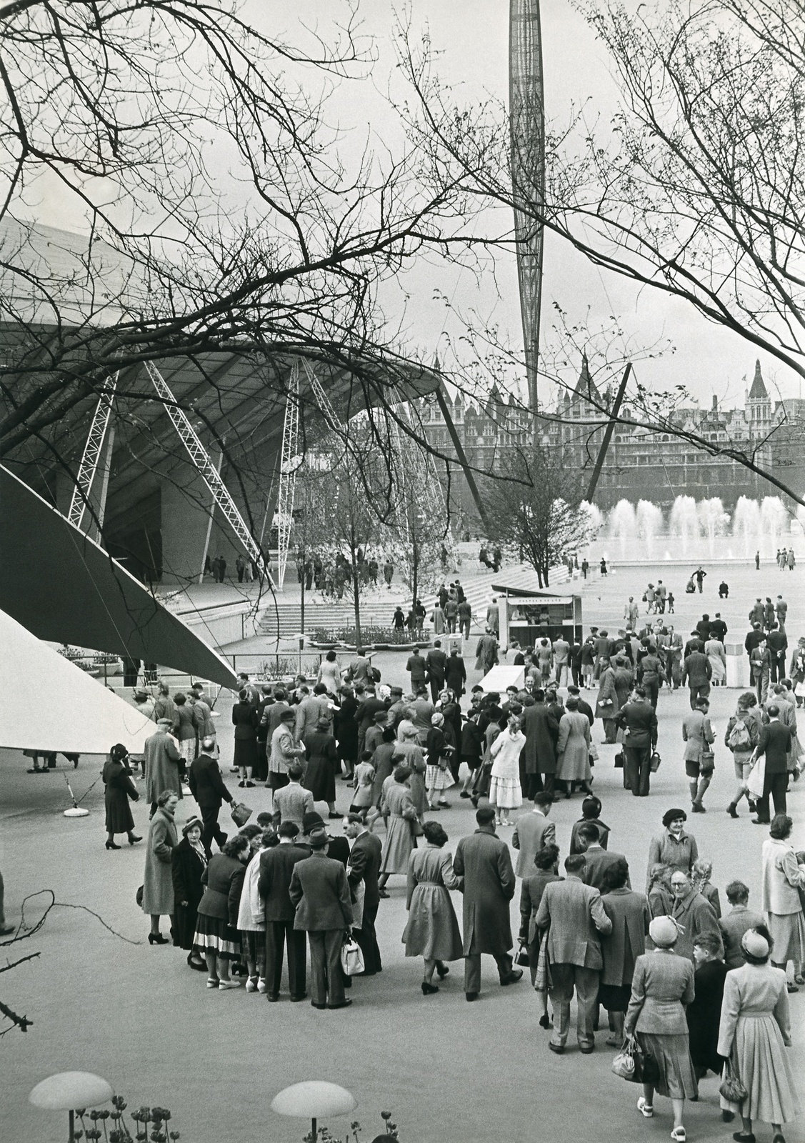 Henri Cartier-Bresson, Visiting The Festival Of Britain, London, 1951