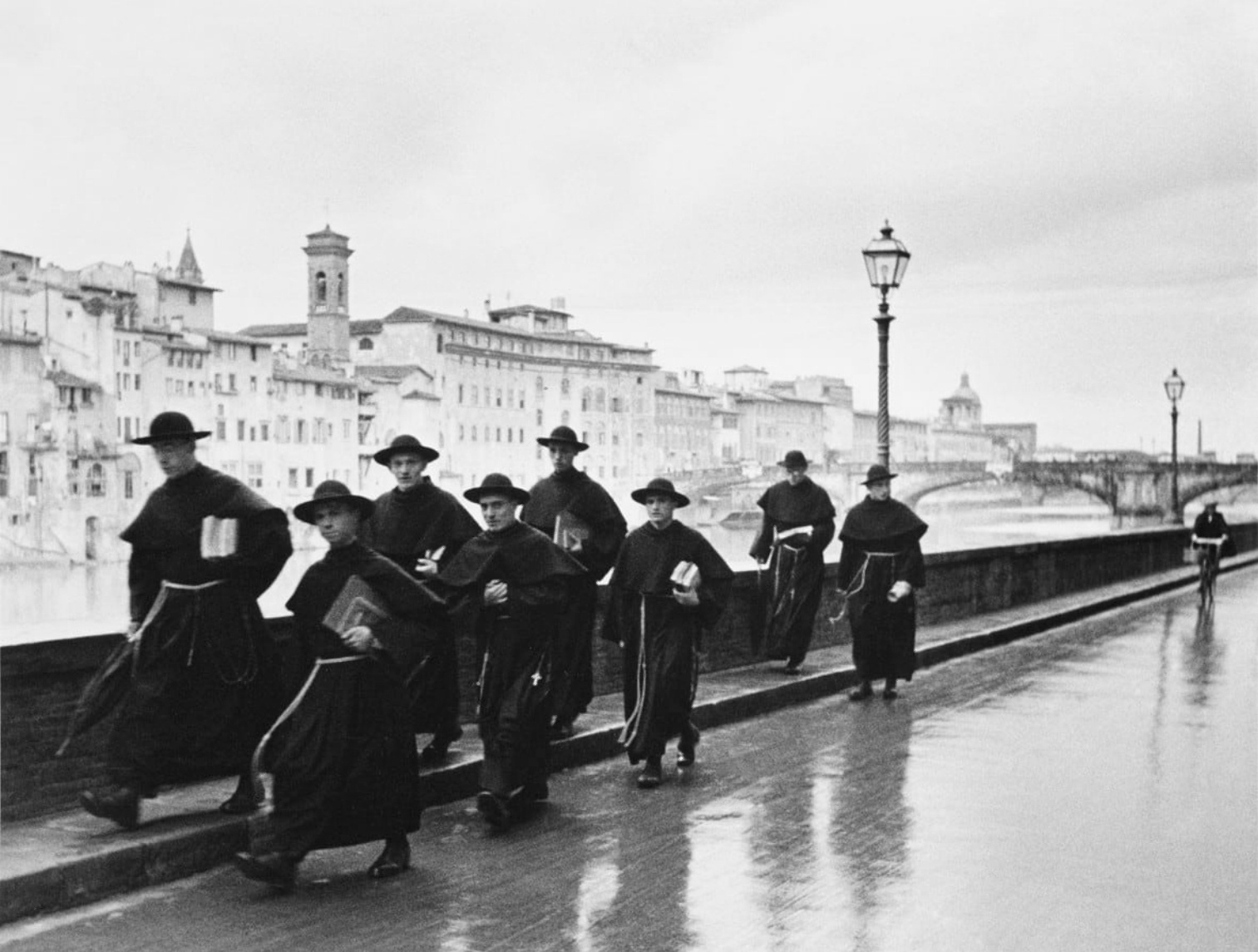 Alfred Eisenstaedt, Monks Along The Arno Riiver, Florence, 1935