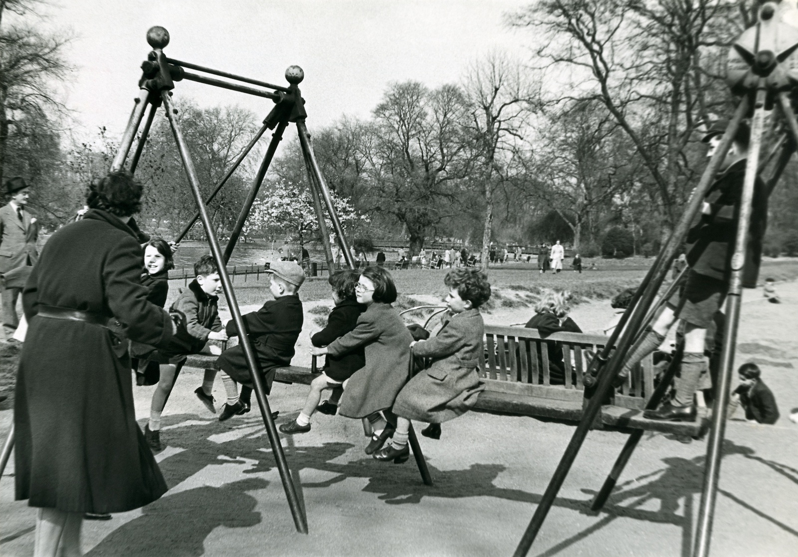 Henri Cartier-Bresson, Children Playing In St. James's Park, London, 1953
