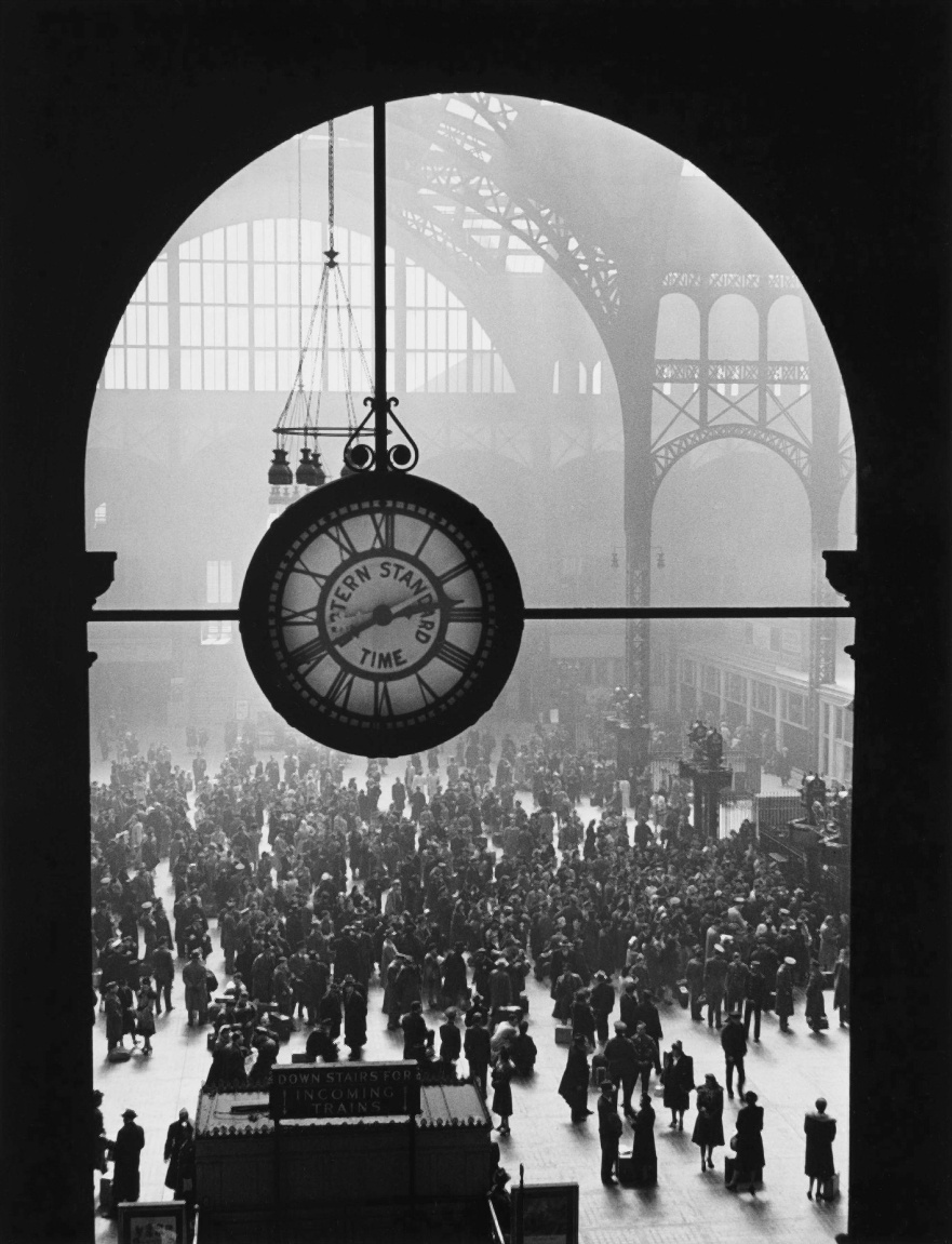Alfred Eisenstaedt, Farewell To Servicemen, Pennsylvania Station, New York City, 1943