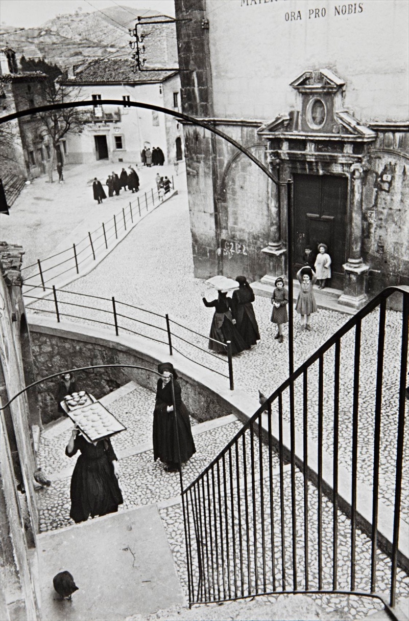 Henri Cartier-Bresson, Aquila degli Abruzzi, Italy, 1952