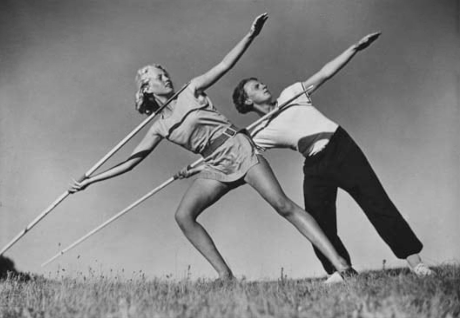 Alfred Eisenstaedt, Teenage Boy And Girl Prepare To Throw Javelin, 1931