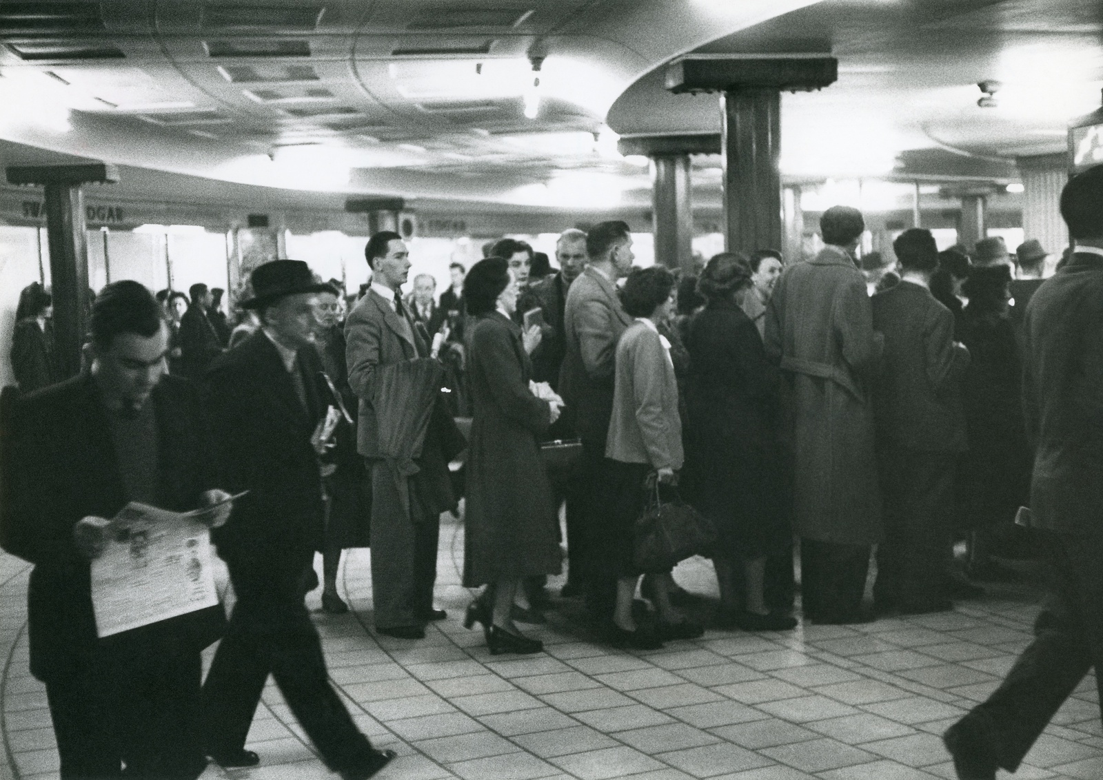 Henri Cartier-Bresson, Queuing For Tickets At Piccadilly Circus, London, 1953