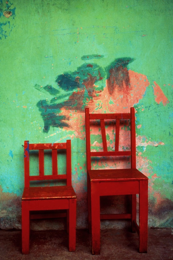 Jeffrey Becom, Two Red Chairs, San Cristóbal de las Casas, Chiapas, Mexico, 1995