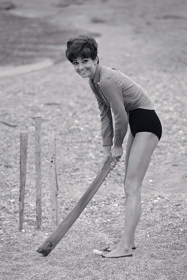 Terry O'Neill, Audrey Hepburn Plays Cricket, South of France, 1966