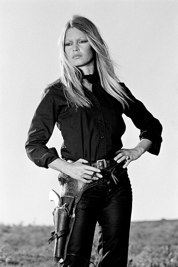 Terry O'Neill, Brigitte Bardot Hands On Hips, Spain, 1971