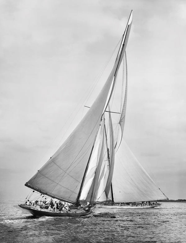 Beken Of Cowes Archive, Sailing Yacht Meteor II Aground & Ailsa, 1911
