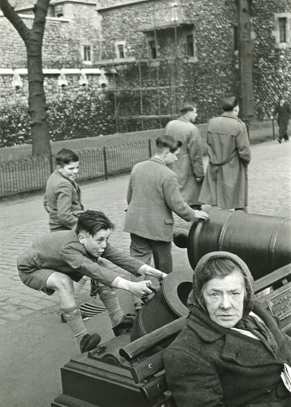 Henri Cartier-Bresson Playing With The Cannons On Tower Walk, London, 1953